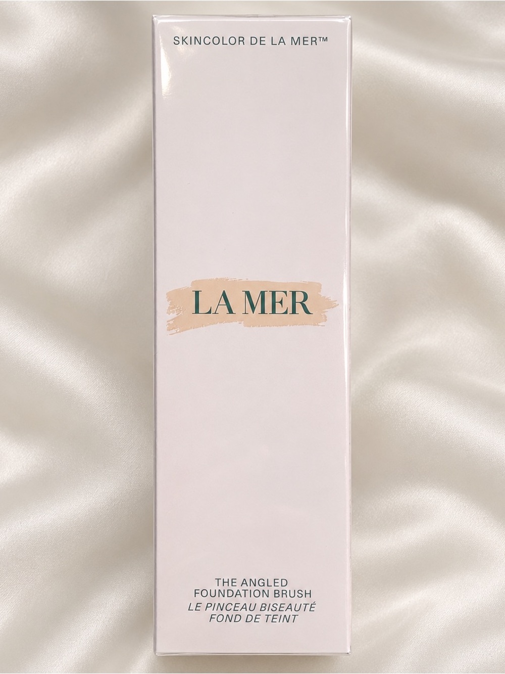 La Mer The Angled Foundation Brush Skincolor NEW IN BOX